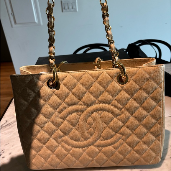 Beige Caviar Leather Grand Shopping Tote (GST) - Picture 6 of 7